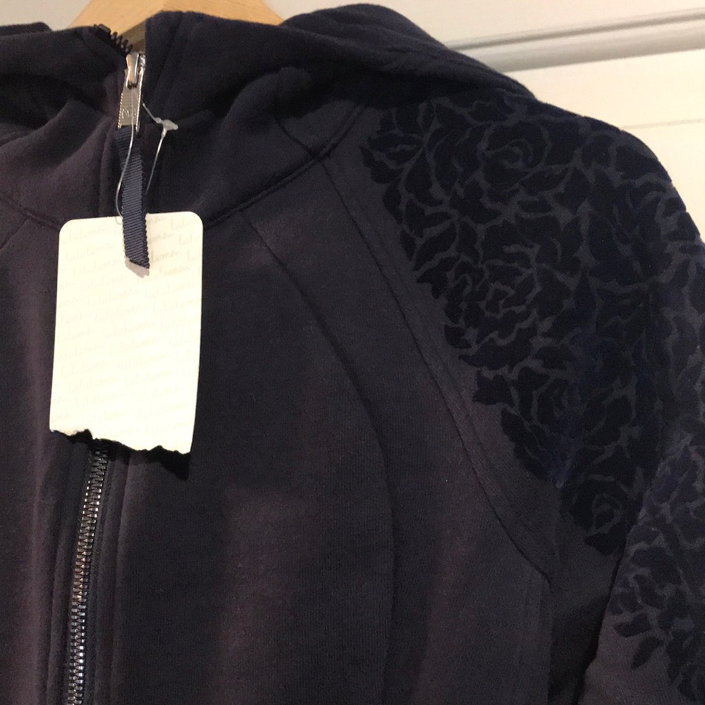 Lululemon 🍋 navy Scuba Hoodie floral flock SZ 4